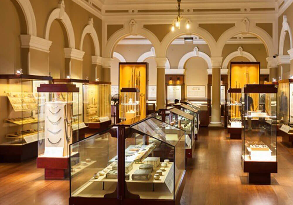 10-Day Sri Lanka Tour with Ceylon Tharu Tours